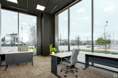 Corner Window Office, Team Furniture, McKinney / Craig Ranch